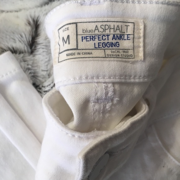 The Perfect Jeggings - Picture 3 of 3